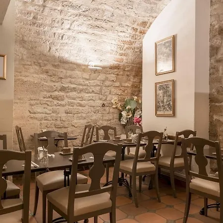Du Savoir Hotel
