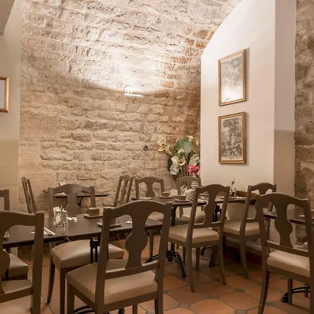 Hotel Le Petit Belloy